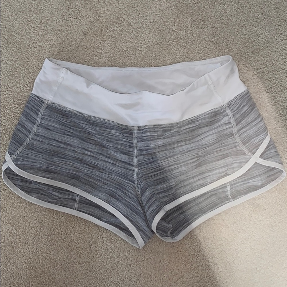 Lulu lemon speed up shorts 2.5 inch